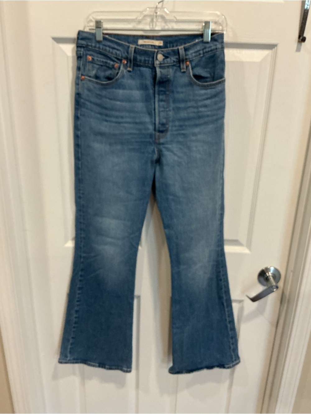 Levis Women's Flare Jeans - Classic Mid Wash